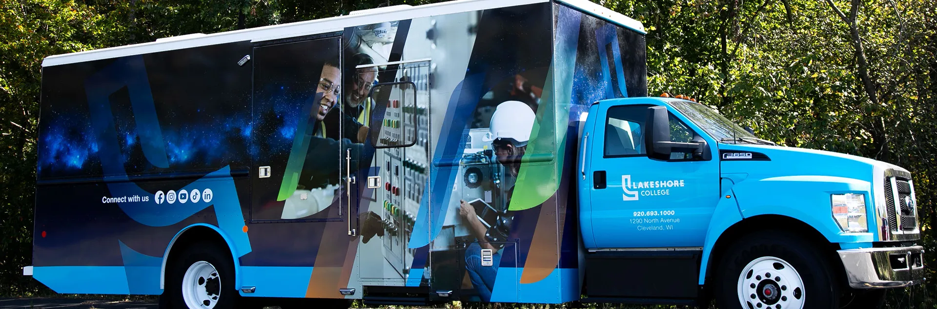 MobileLabTruck-02_0.jpg
