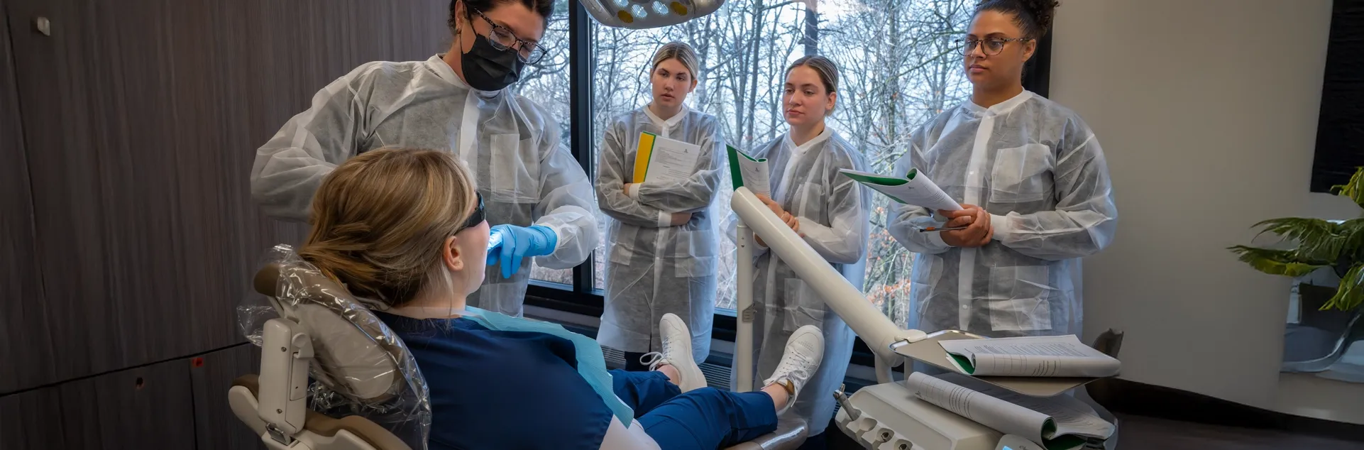dental_banner_img.webp